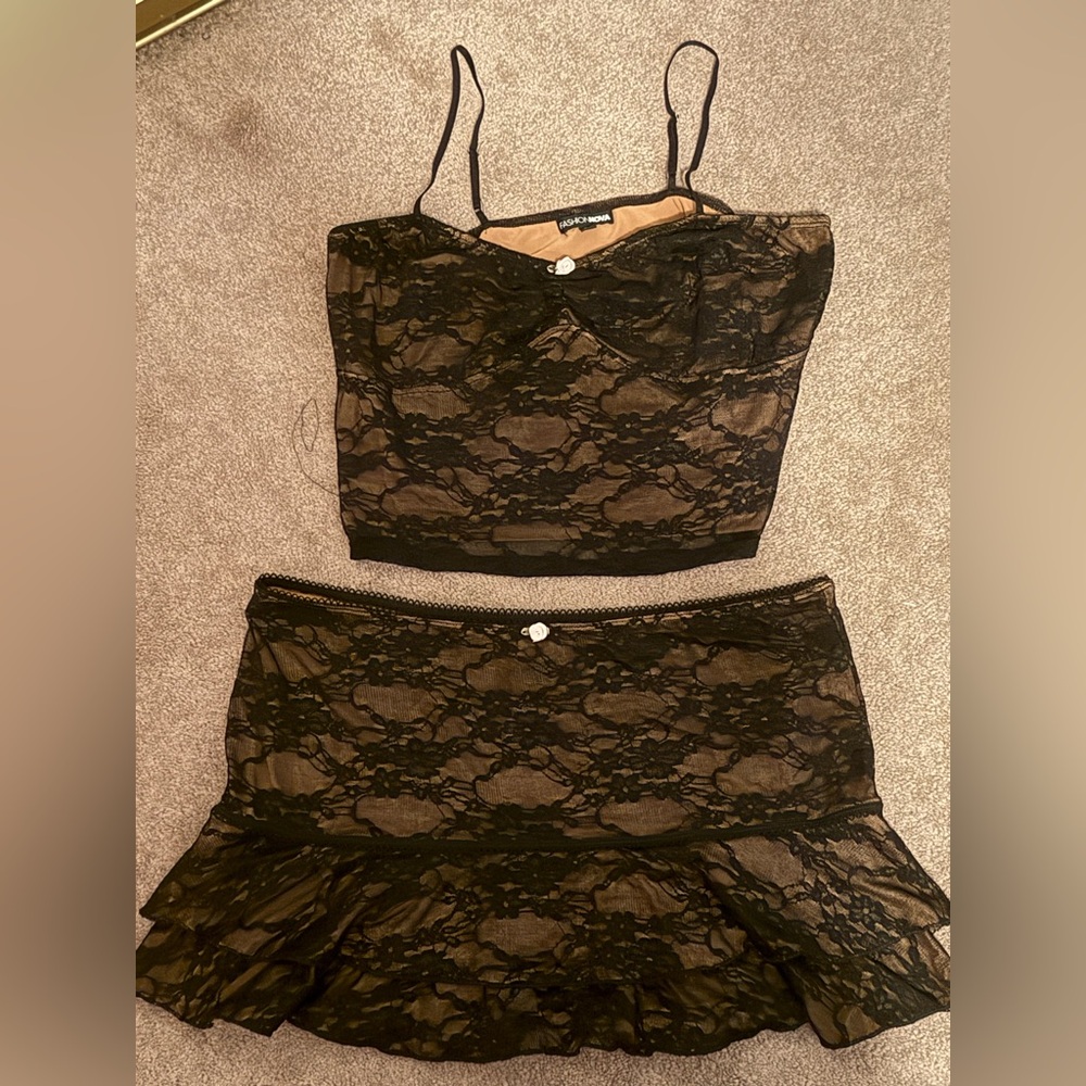 Fashion Nova Black Lace Skater Skirt